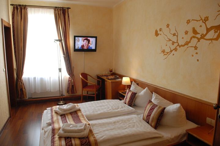 Room 5 of 26