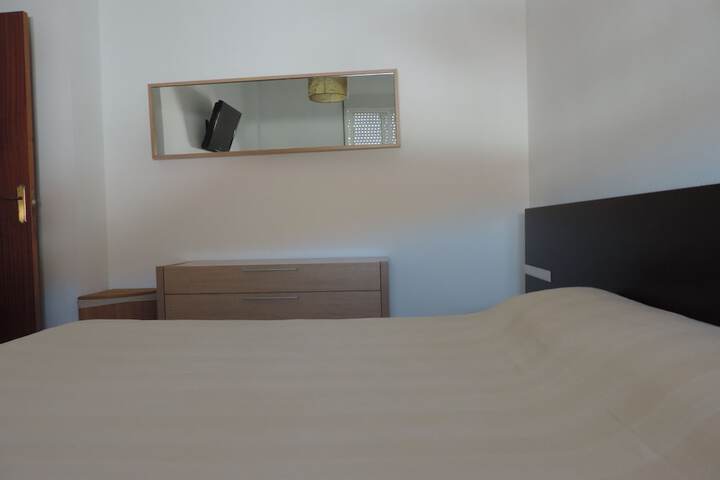 Room 27 of 168