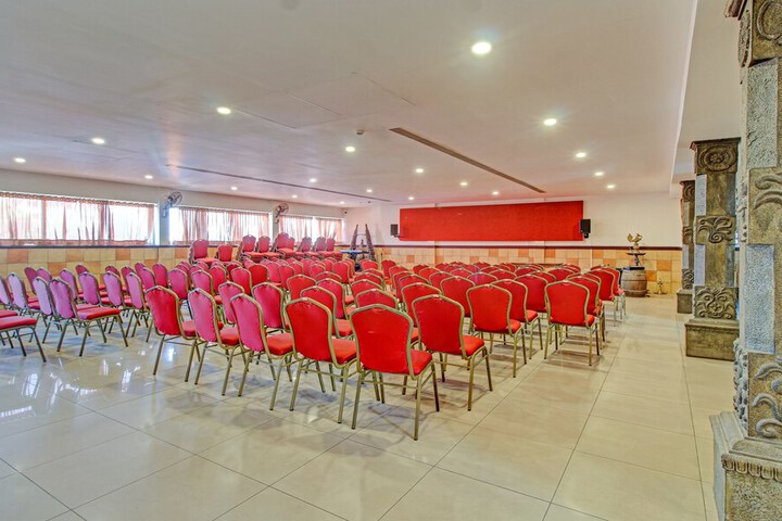 Ballroom/Hall 34 of 46