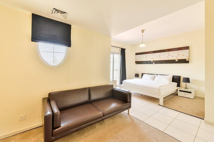 Room 4 of 41
