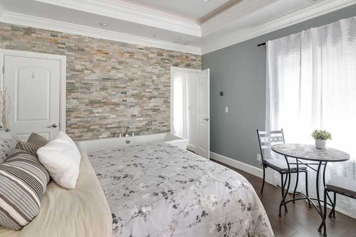 Room 15 of 188