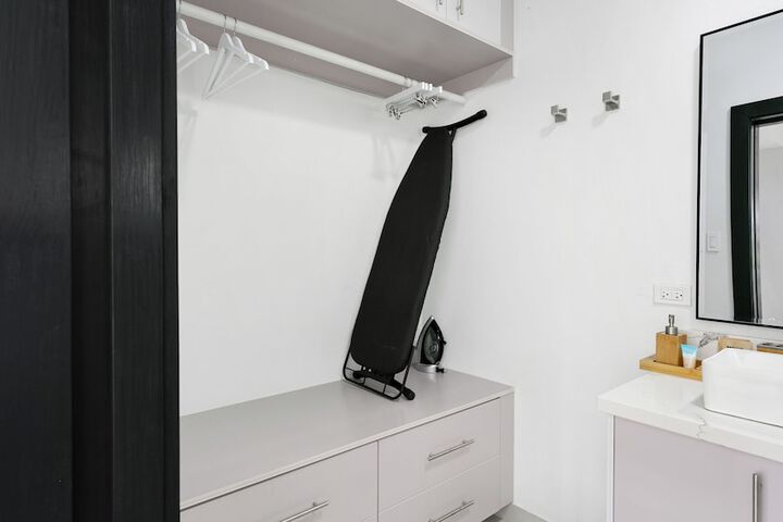 Room 14 of 27