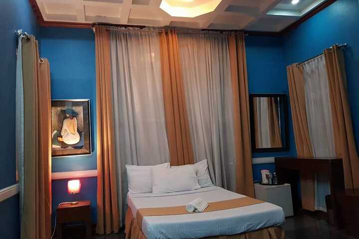 Room 28 of 80