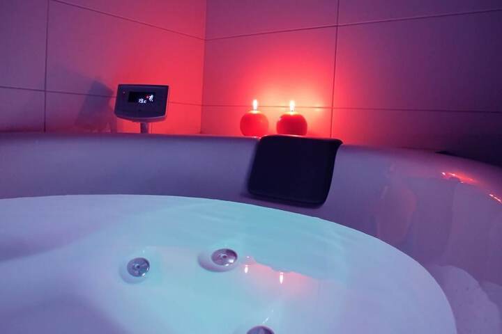 Jetted tub