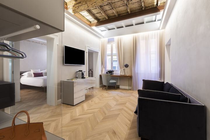 Room 15 of 90