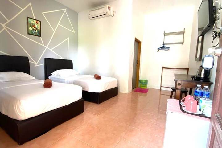 Room 16 of 34