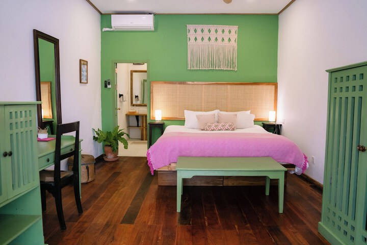 Room 42 of 122