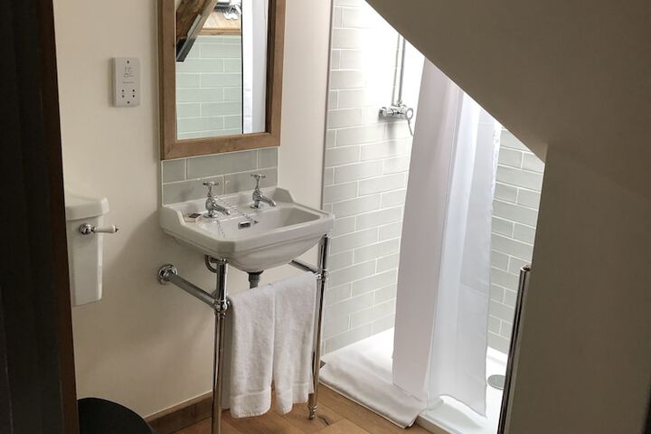 Room 11 of 39