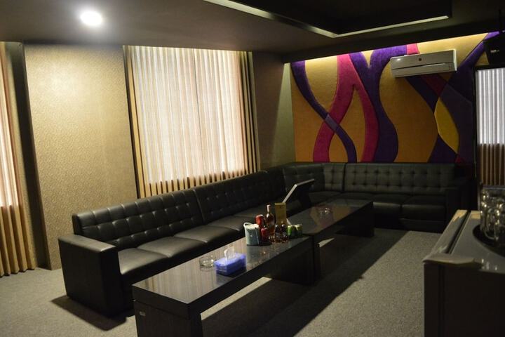 Room 24 of 35