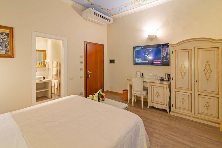 Room 47 of 102
