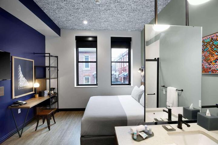 1 King Deluxe Room (8 of 23)