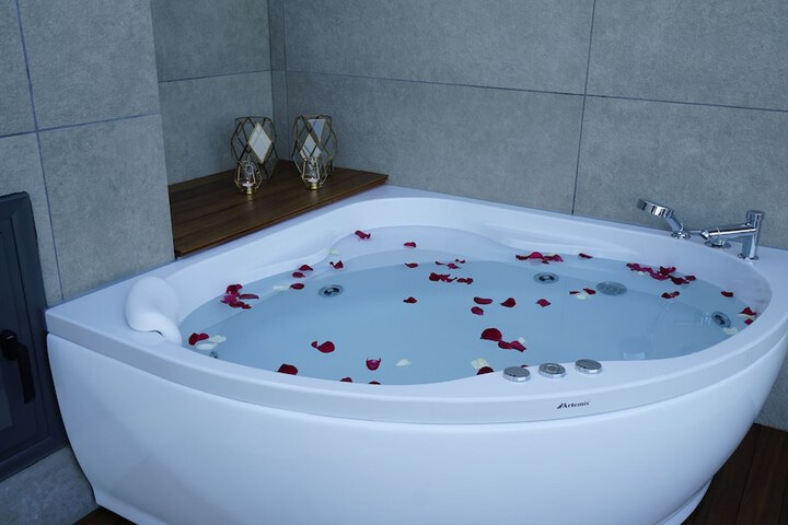 Hot Tub 59 of 75