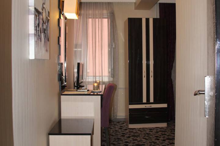 Room 37 of 90