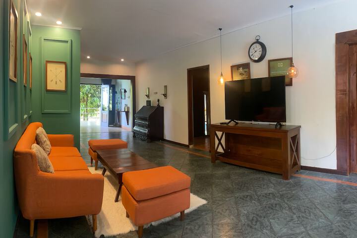 Room 13 of 26