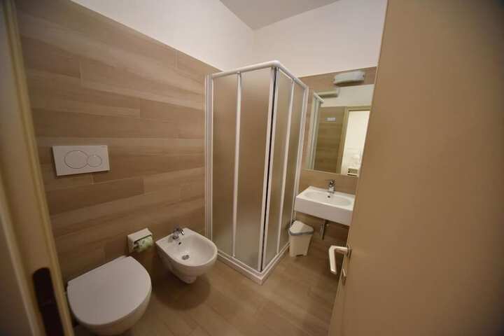 Room 14 of 21