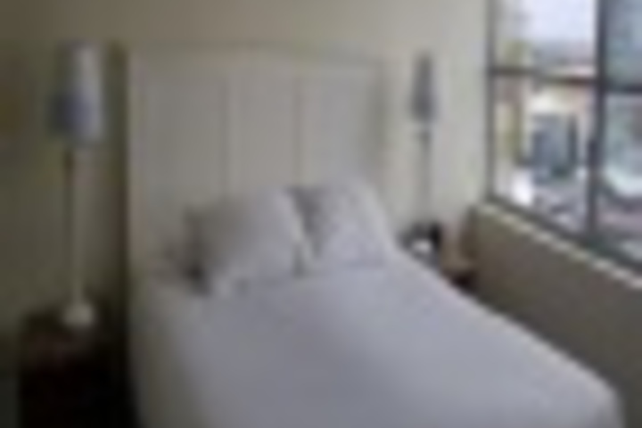 Room 27 of 239