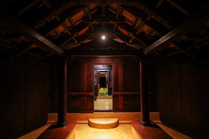 Room 2 of 23