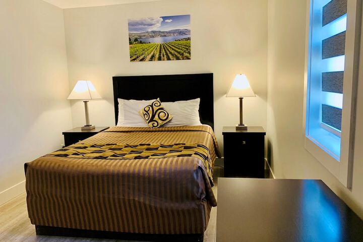 Room 8 of 76
