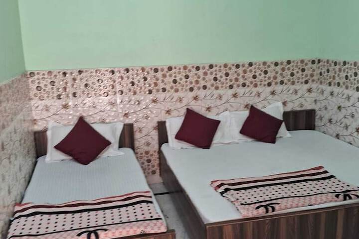 Room 11 of 24