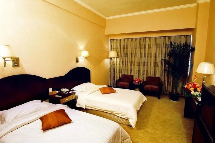 Room 7 of 25