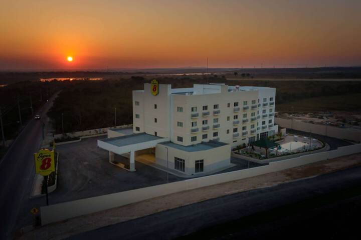 Hotel 85 of 87