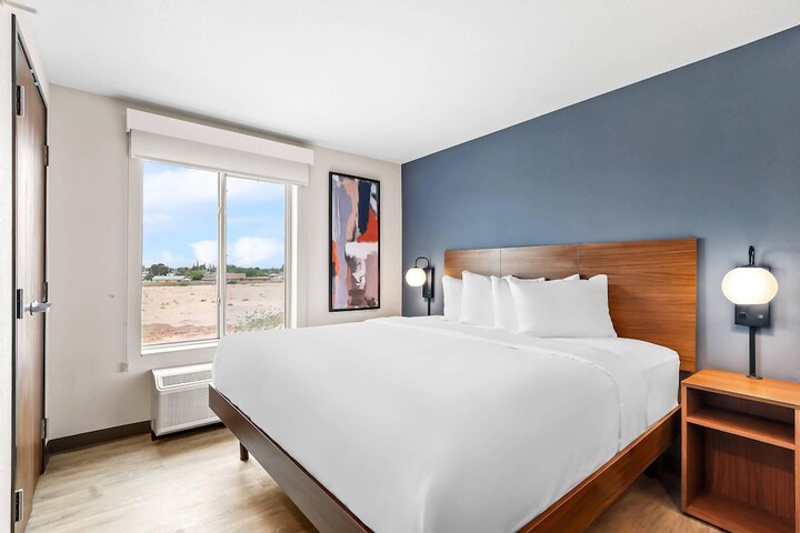 Room 15 of 33