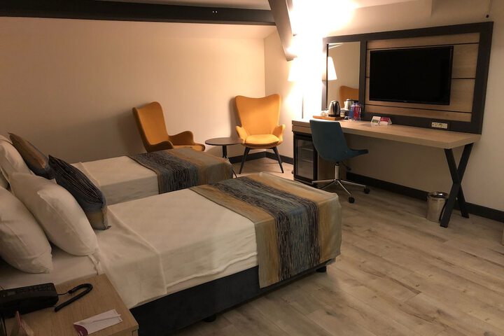 Room 12 of 41