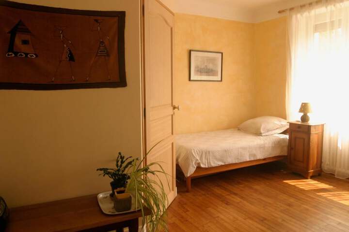 Room 10 of 46