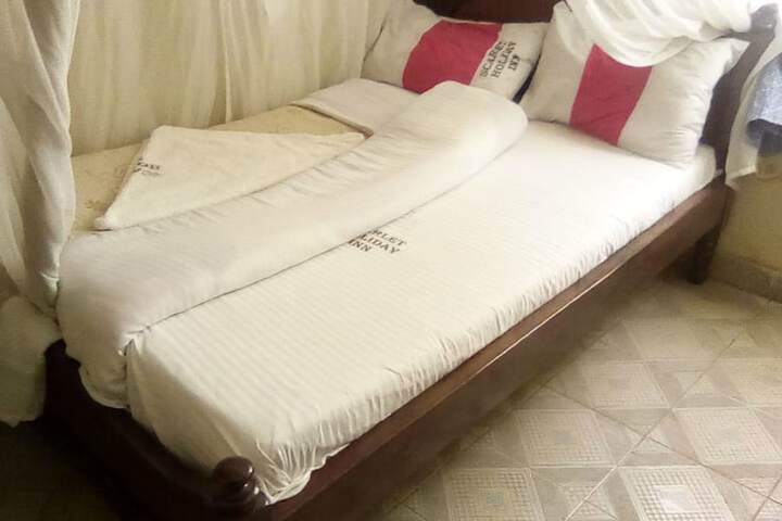 Room 2 of 12