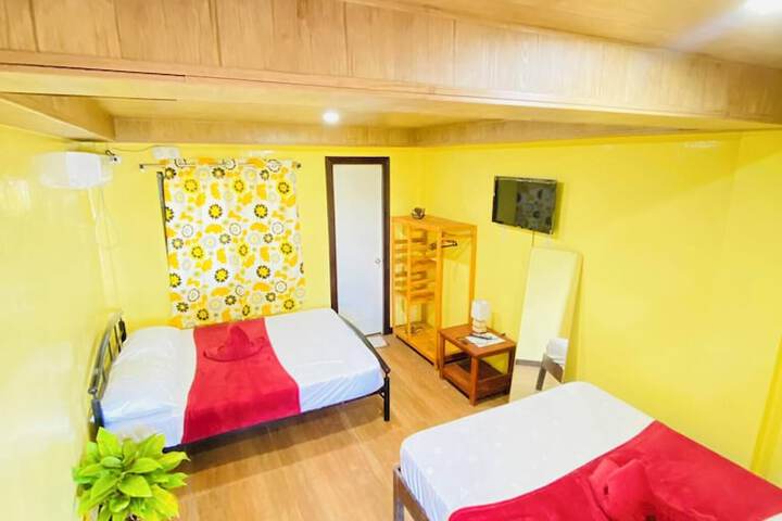 Room 5 of 9