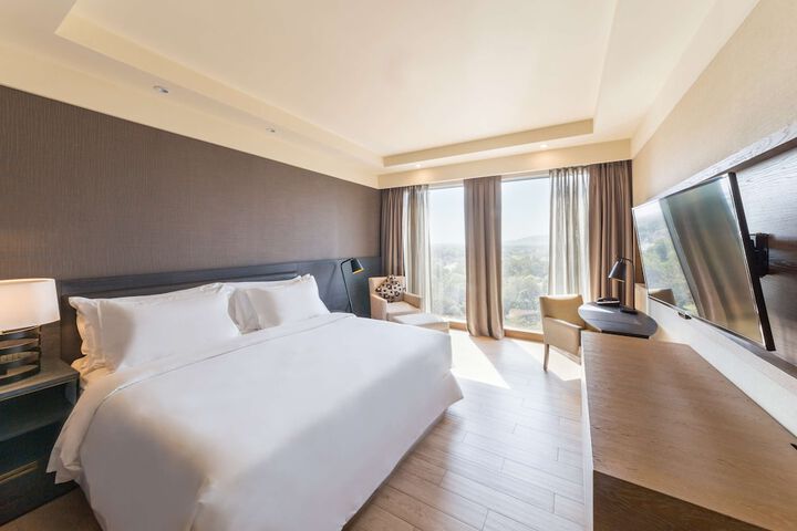 Room 25 of 118