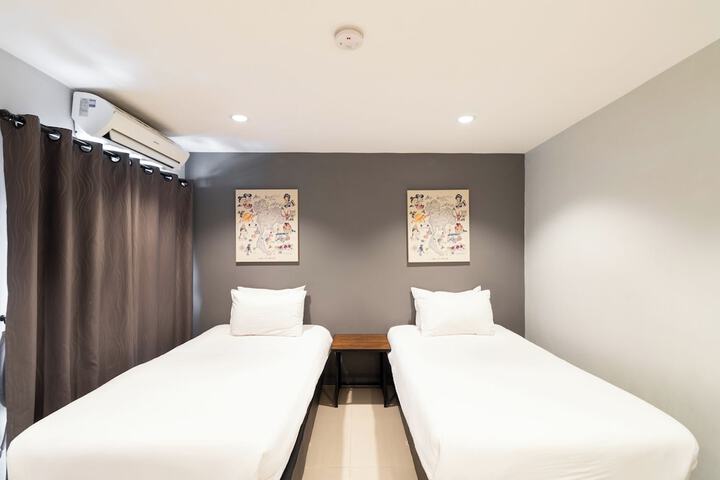 Room 30 of 37