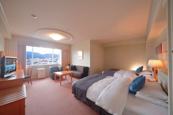 Room 28 of 130