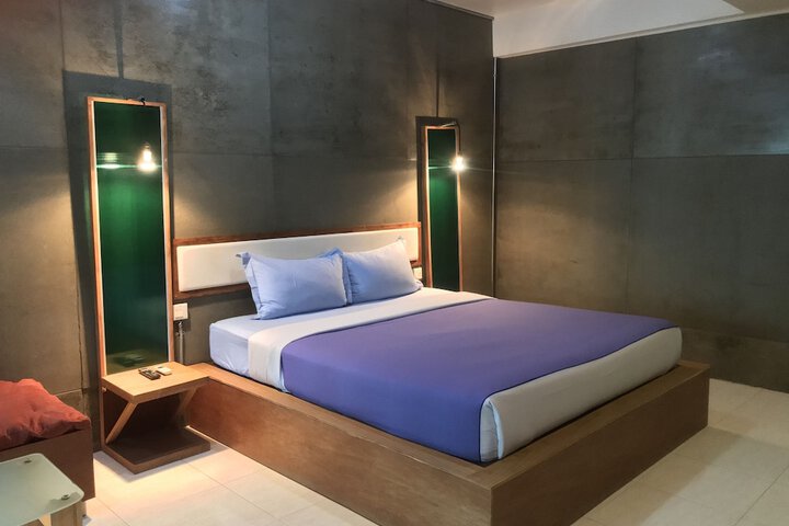 Room 9 of 53