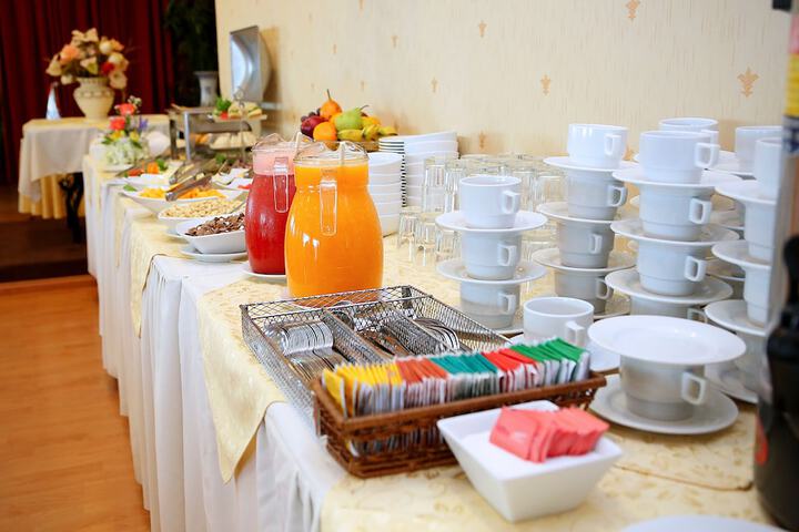 Breakfast/Coffee Service 24 of 41