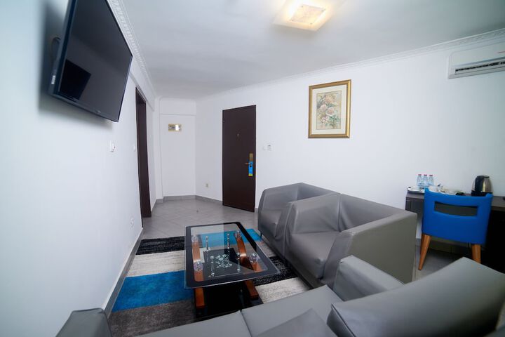 Room 42 of 50