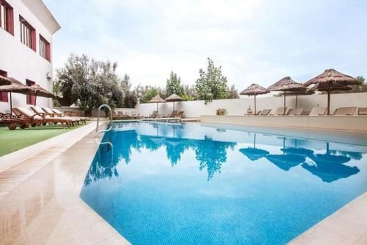 Pools & Facilities