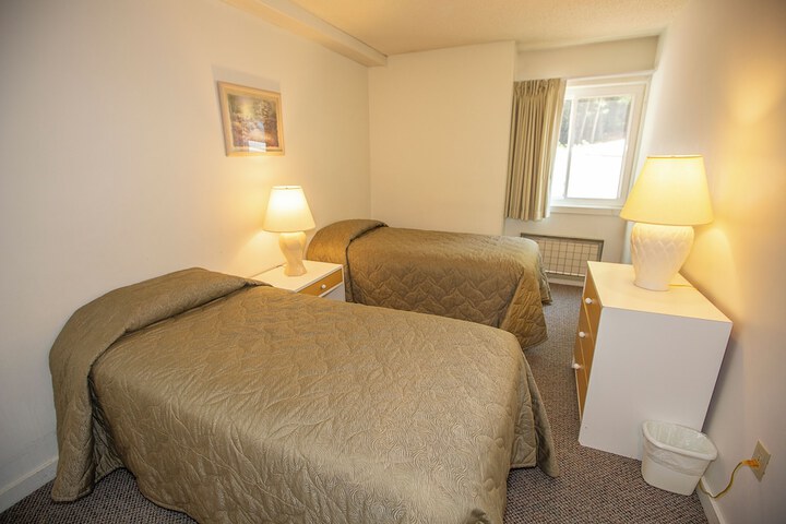 Room 6 of 53