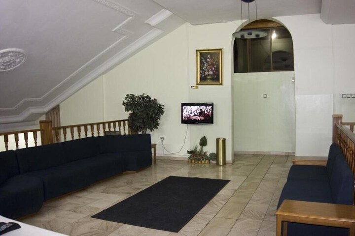 Room 37 of 64