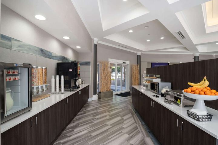 Breakfast area