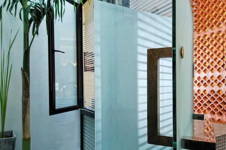 Room 29 of 35