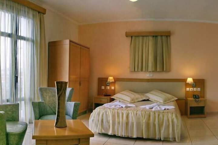 Room 6 of 41