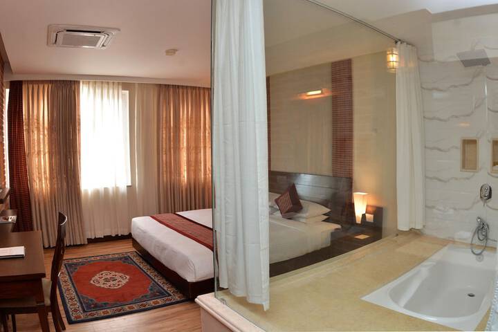 Room 10 of 122