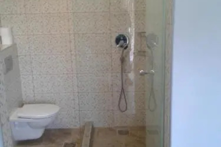 Room 9 of 23