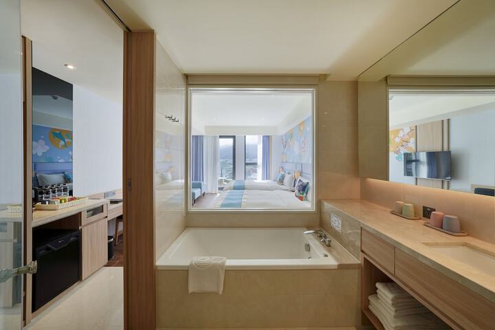 Room 46 of 75
