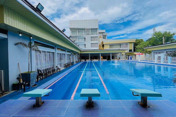 Pool 8 of 13