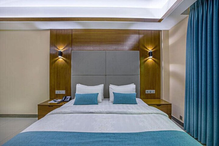 Room 25 of 62