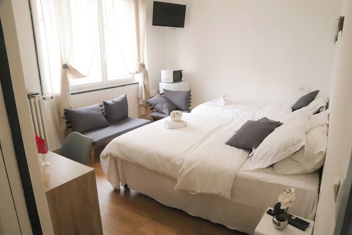 Room 8 of 24