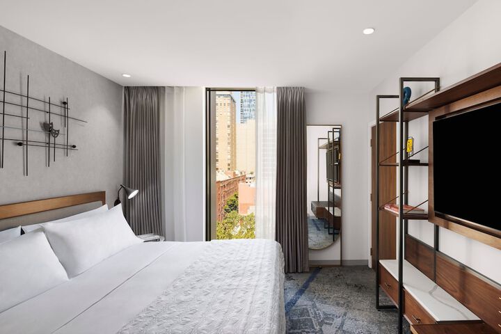 Room 10 of 110