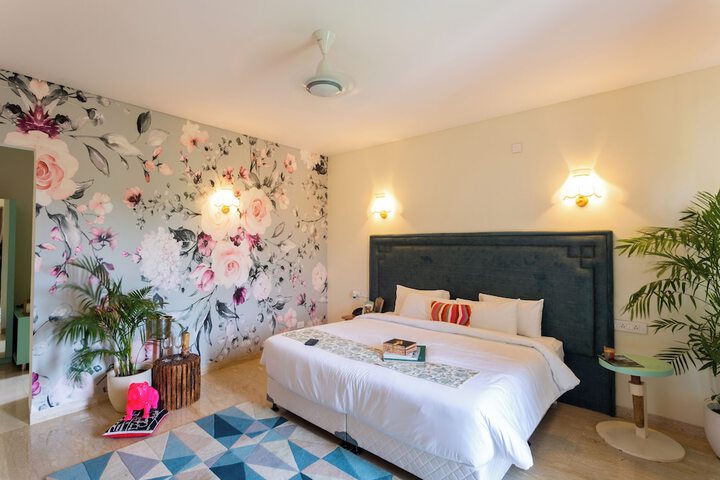 Room 3 of 37